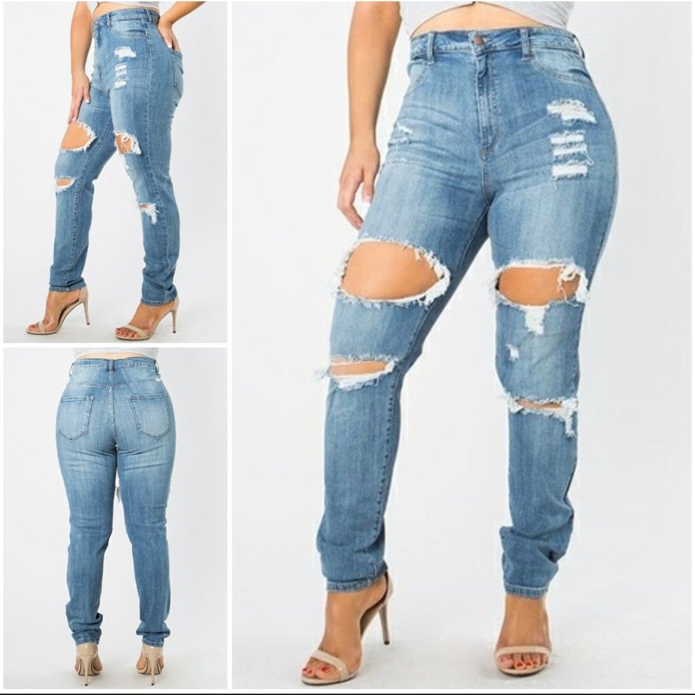 Distressed skinny jeans